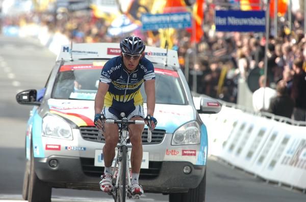 Bjorn Leukemans (Vacansoleil) ceded the podium spot.