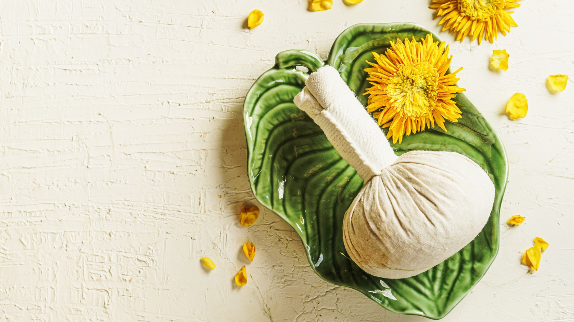 Pindasweda poultice used in ayurveda