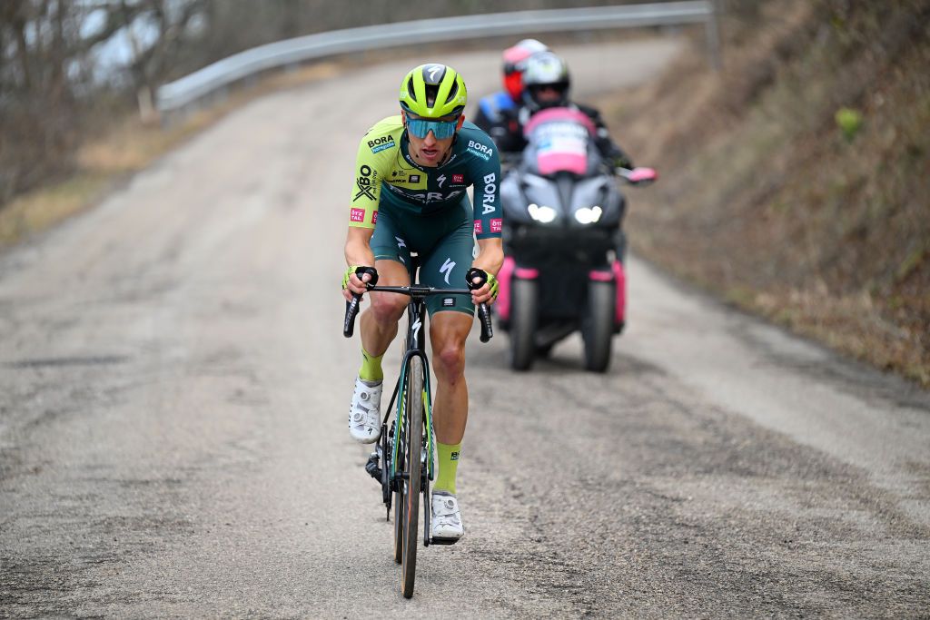 Jai Hindley (Bora-hansgrohe) attacks at Tirreno-Adriatico