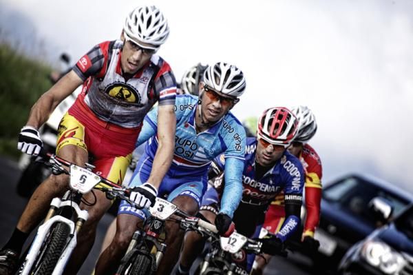 Paolo Montoya had a good day and kept his leader's jersey