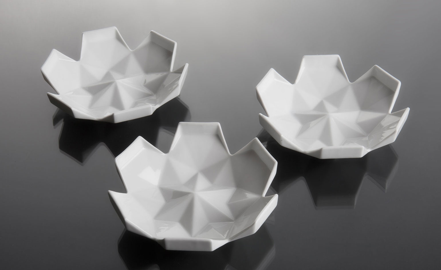 The Lilia Small Serving Bowl