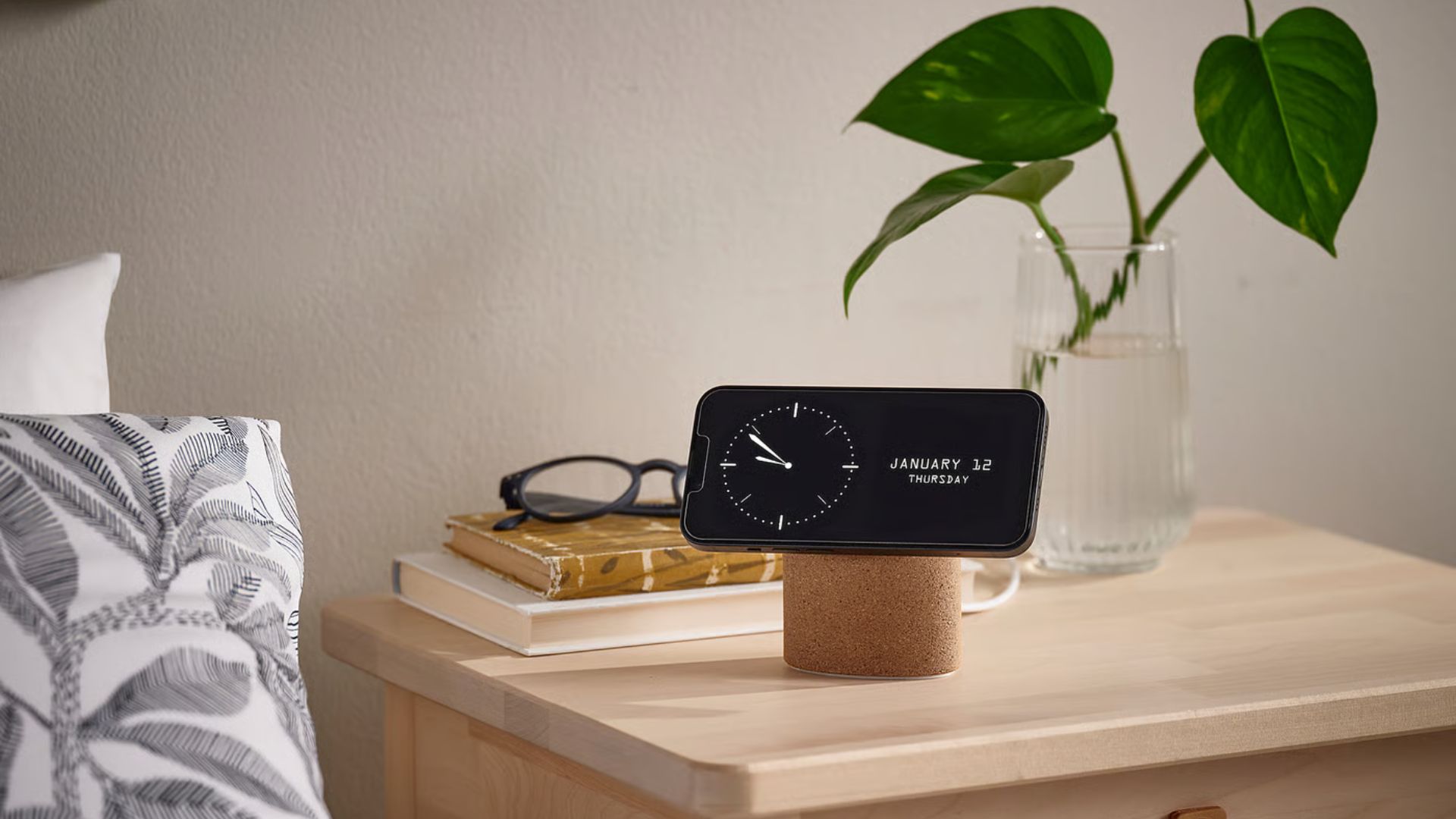 IKEA V&amp;Auml;STM&amp;Auml;RKE wireless charger