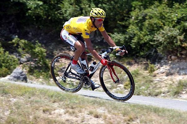 Oscar Pereiro (Caisse d'Epargne) on a descent