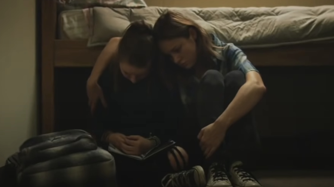Caitlin Dever and Brie Larson in Short Term 12