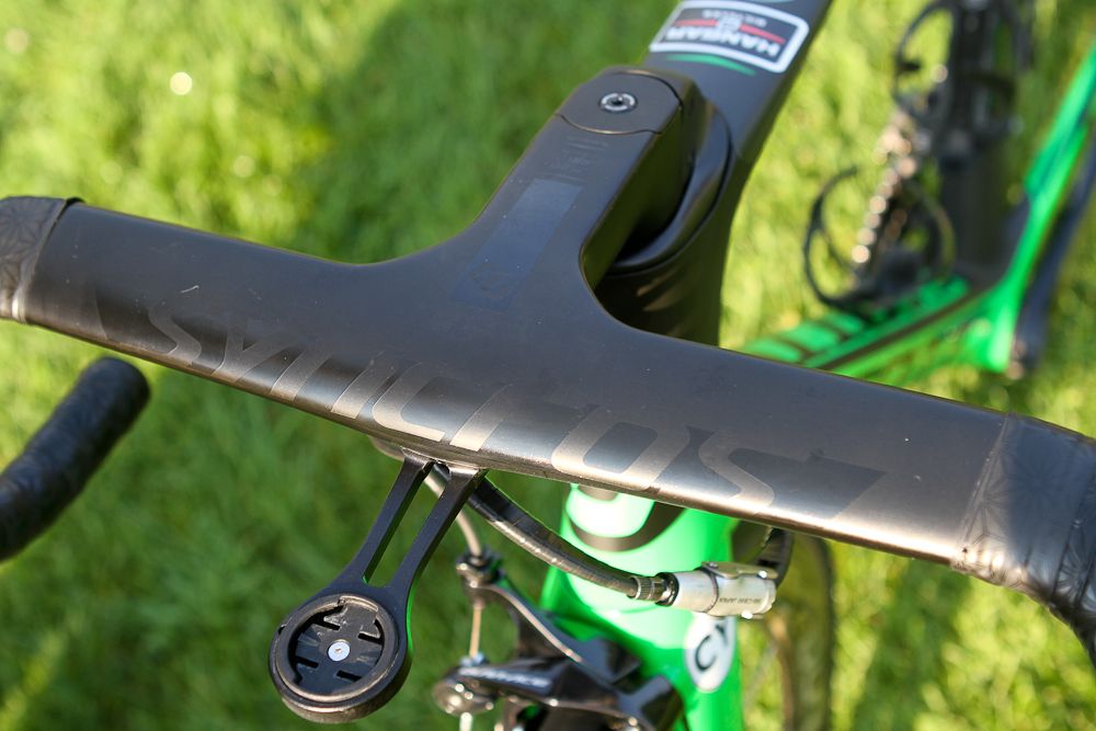 Syncros bars anchor the cockpit on Beyer's bike.