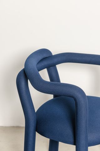 Tubular blue chair from Wentz Mar collection by Guilherme Wentz