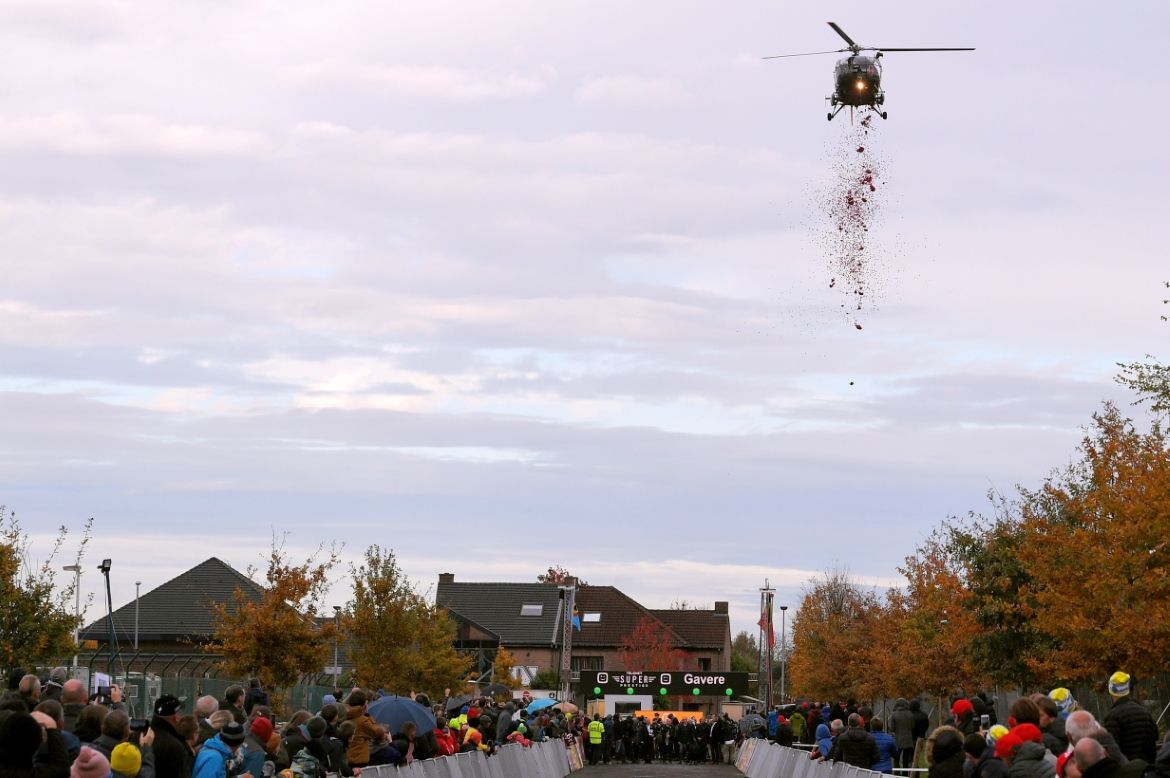 Flowers were dropped over the start in Gavere for Rememberance Day