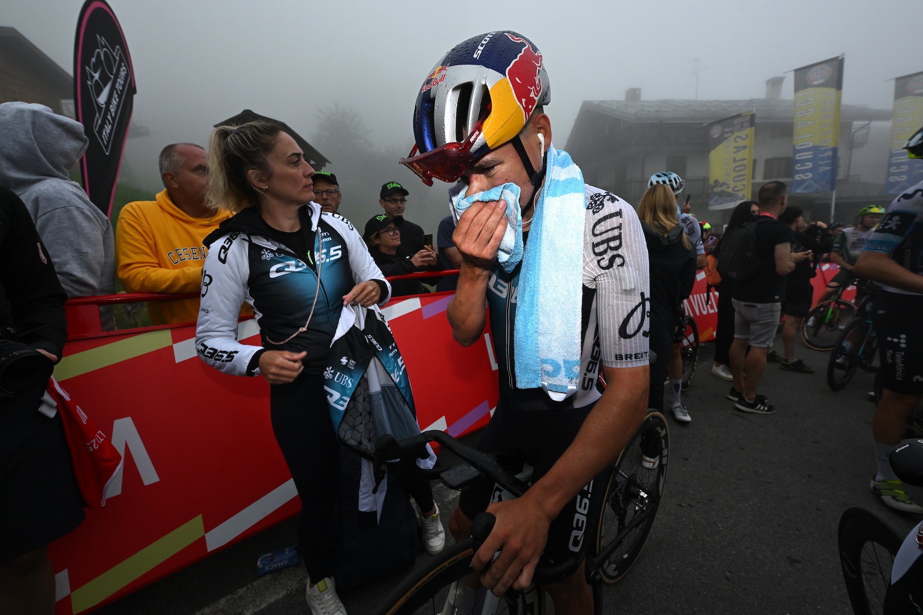 Tom Pidcock stage 2 Vuelta a Espa&amp;ntilde;a 2025