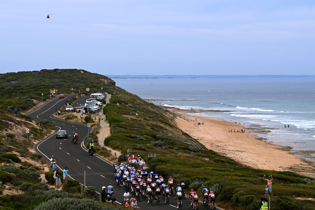 GEELONG AUSTRALIA JANUARY 28 A general view of the peloton competing in Thirteenth beach during the 7th Cadel Evans Great Ocean Road Race 2023 Womens Elite a 1408km one day race from Geelong to Geelong CadelRoadRace UCIWWT on January 28 2023 in Geelong Australia Photo by Tim de WaeleGetty Images