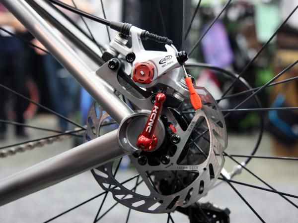 Clean, purposeful, perfect - behold the rear dropout on this Eriksen disc-equipped 'cross bike.