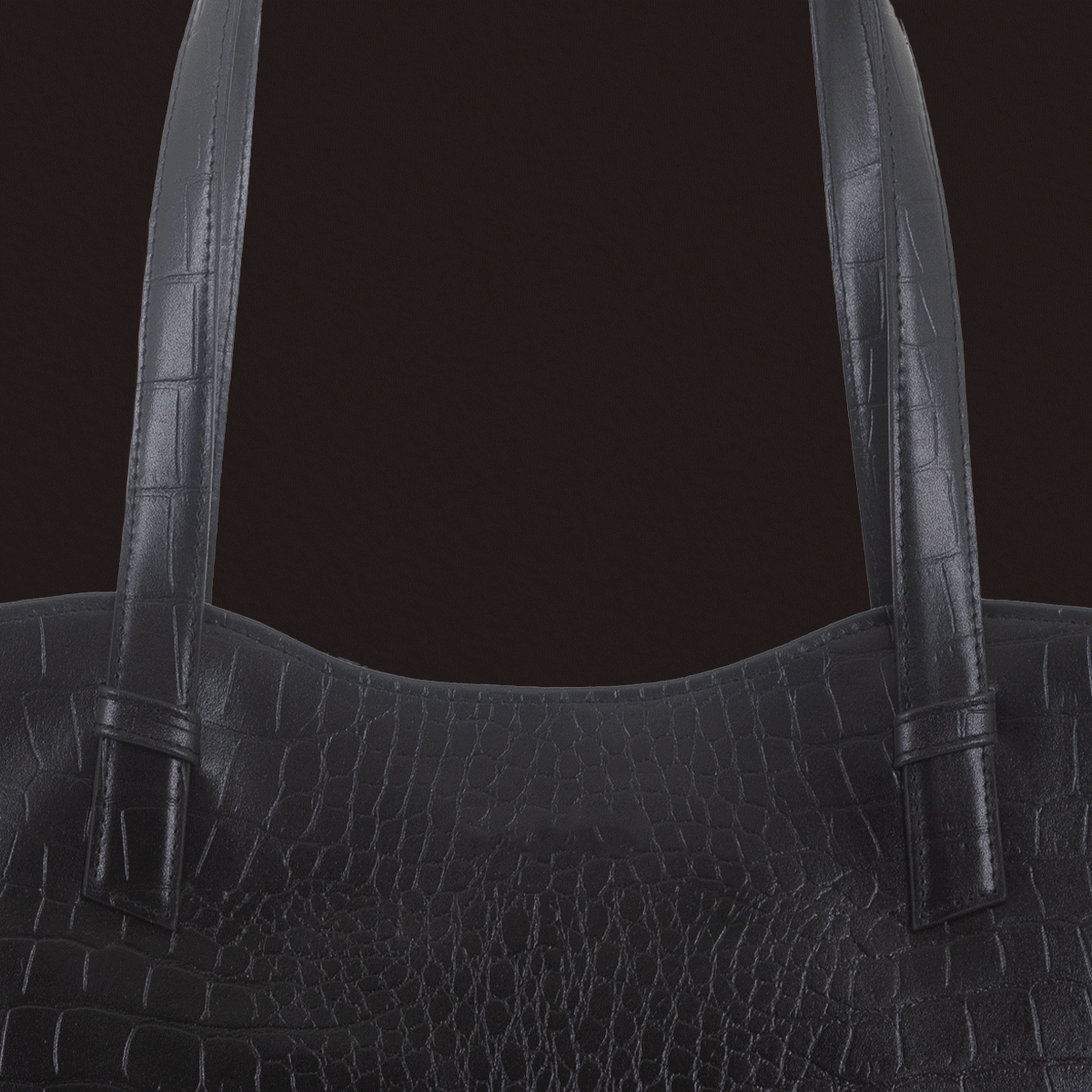 women wearing spring bag trends 