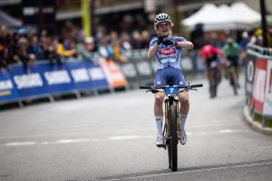 Puck Pieterse (Alpecin-Deceuninck) celebrates winning elite women's XCC at Crans Montana