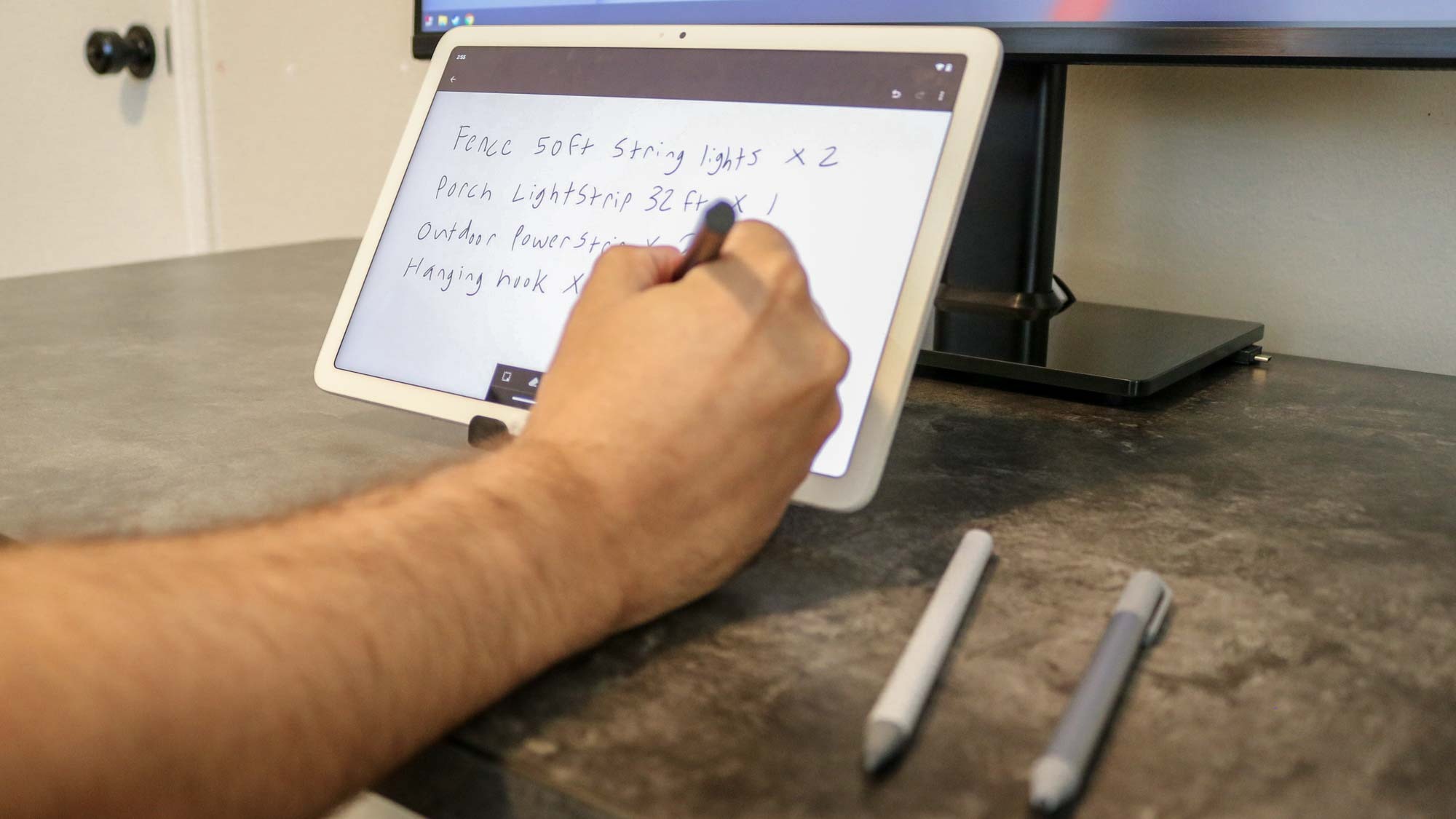 استخدام ثلاثة أقلام USI 2.0 مختلفة مع Pixel Tablet