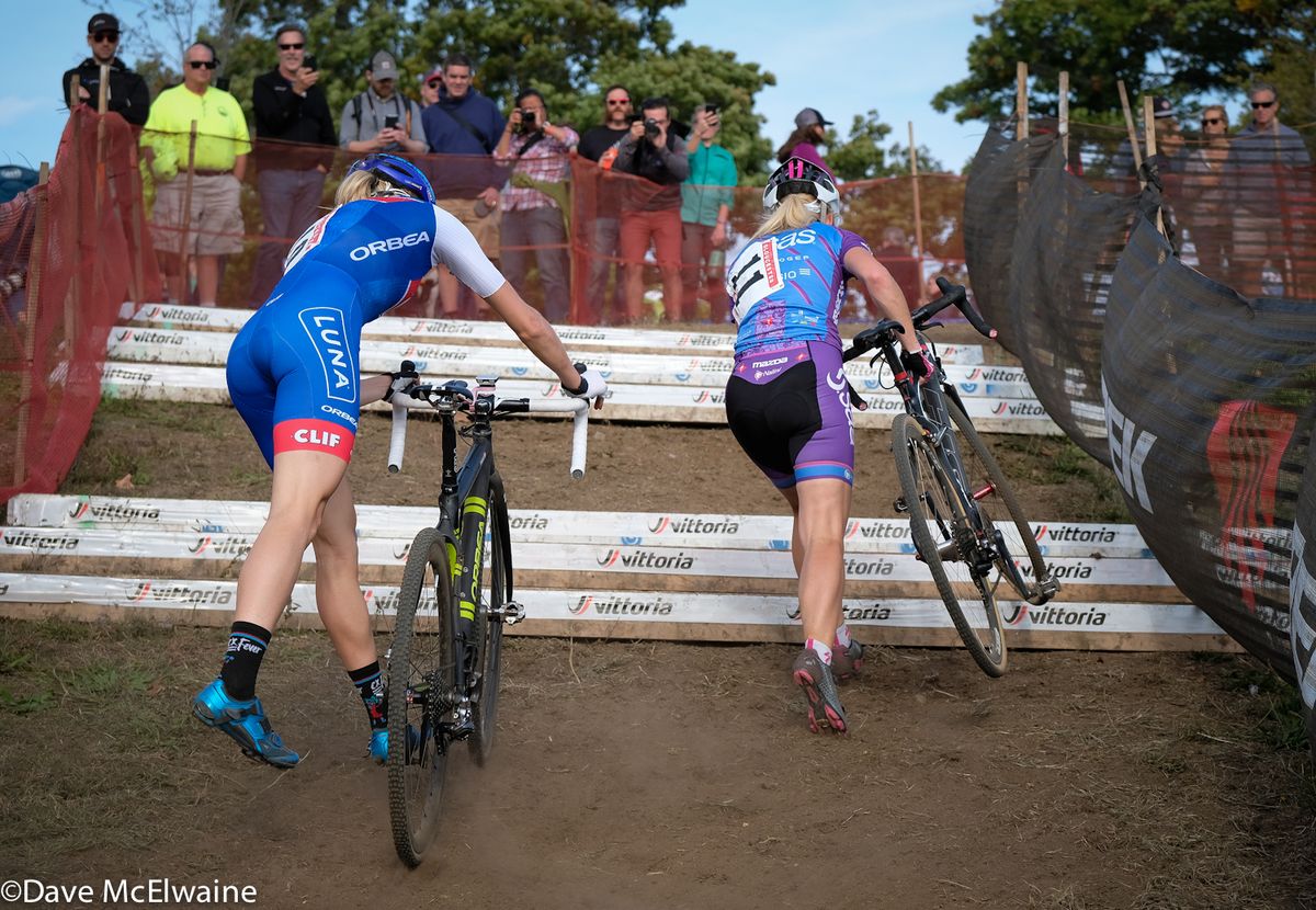 Maghalie Rochette (Cliff Bar) trying to stay with Christel Ferrier-Bruneau (SAS-Macogep)