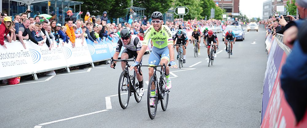 Adam Blythe wins from Mark Cavendish to take out the British road title