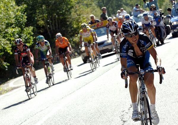 Van Goolen lauches his attack from the early break.