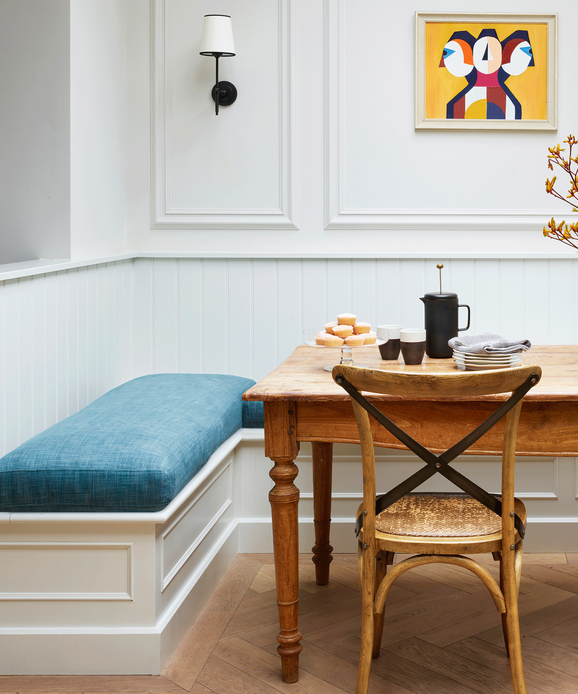 宴会座位与蓝色室内装饰