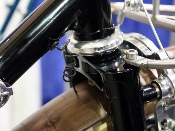 Wiring on this Banjo Cycles tourer was very cleanly done and neatly concealed.