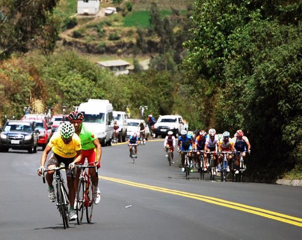 Race leader Fernando Camargo (Boyaca Orgullo De America) goes on the attack.