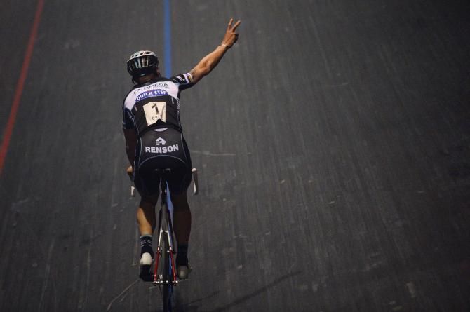 Tom Boonen waves to the crowd