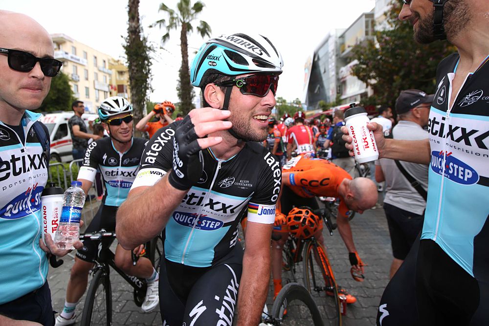 Mark Cavendish (Etixx-QuickStep) celebrates his win