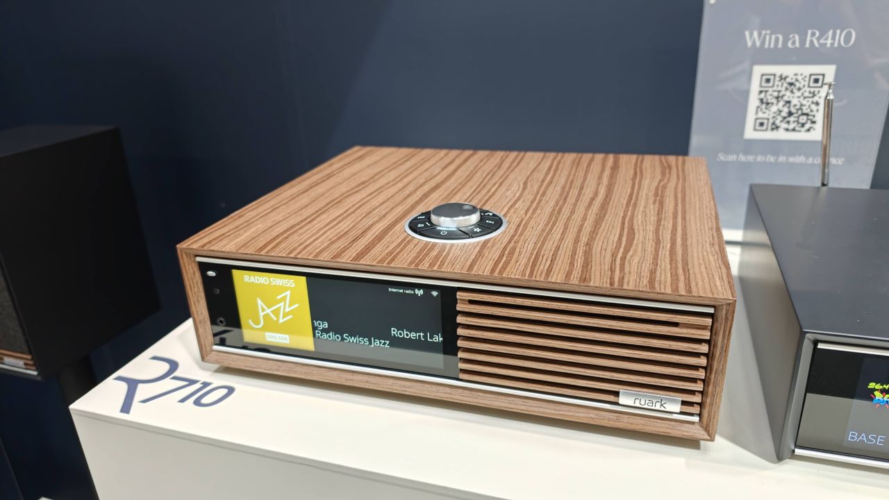 Ruark R710
