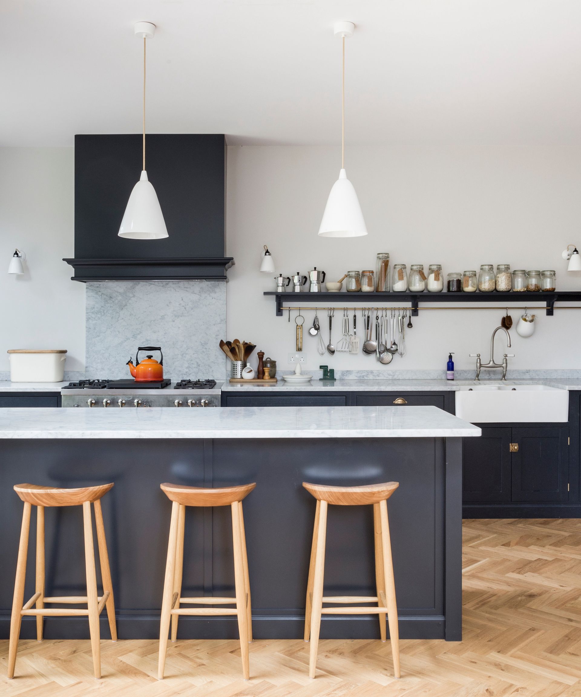 shaker kitchen, blue and white modern Shaker kitchen