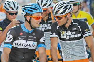 Nathan Haas and Steele Von Hoff chat on the start line.