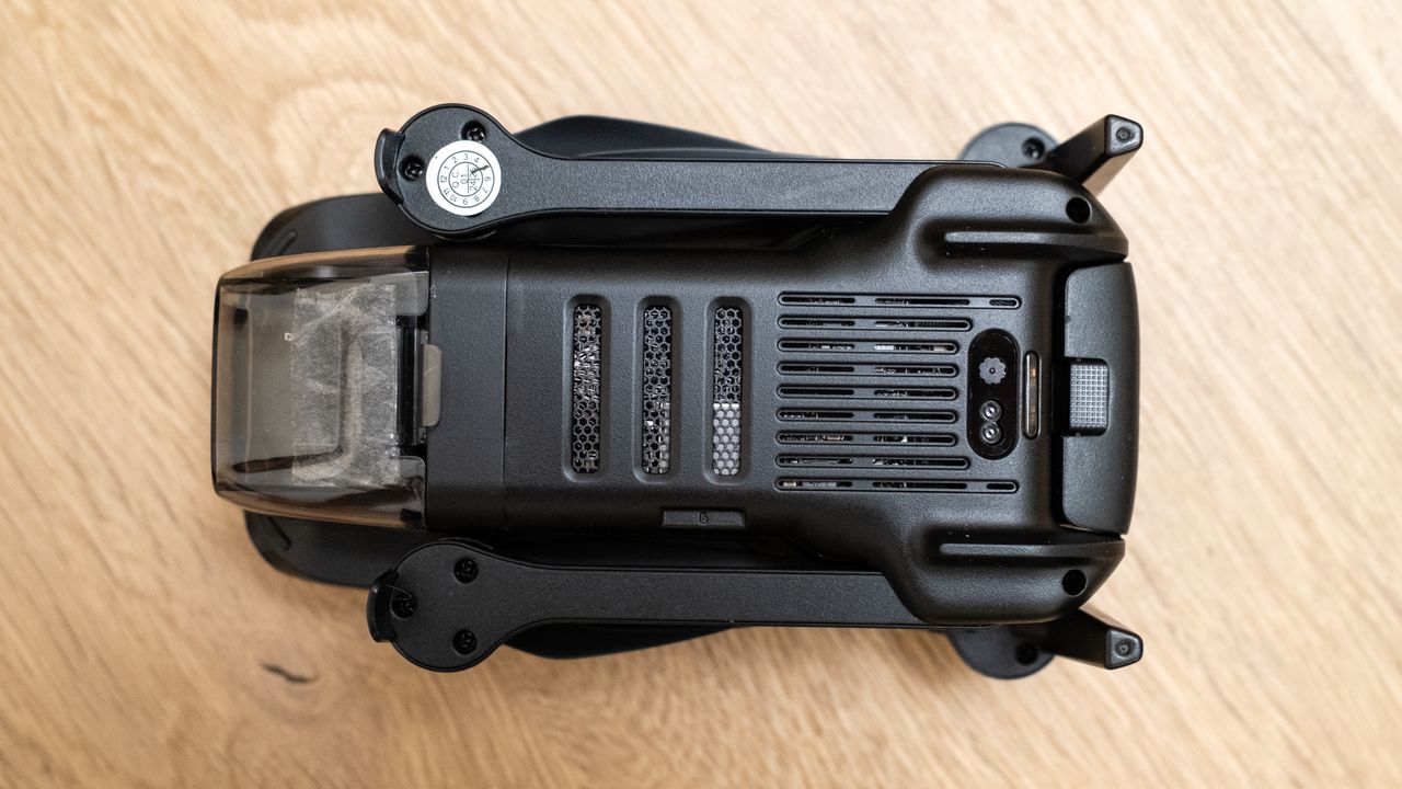 Ruko U11MINI 4K bottom view folded