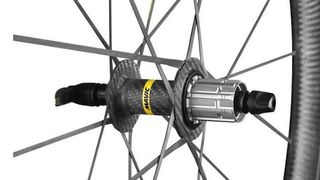The Cosmic Ultimate UST hub comes ready for Shimano and SRAM, and can be converted for use with Campagnolo and SRAM's XR-D
