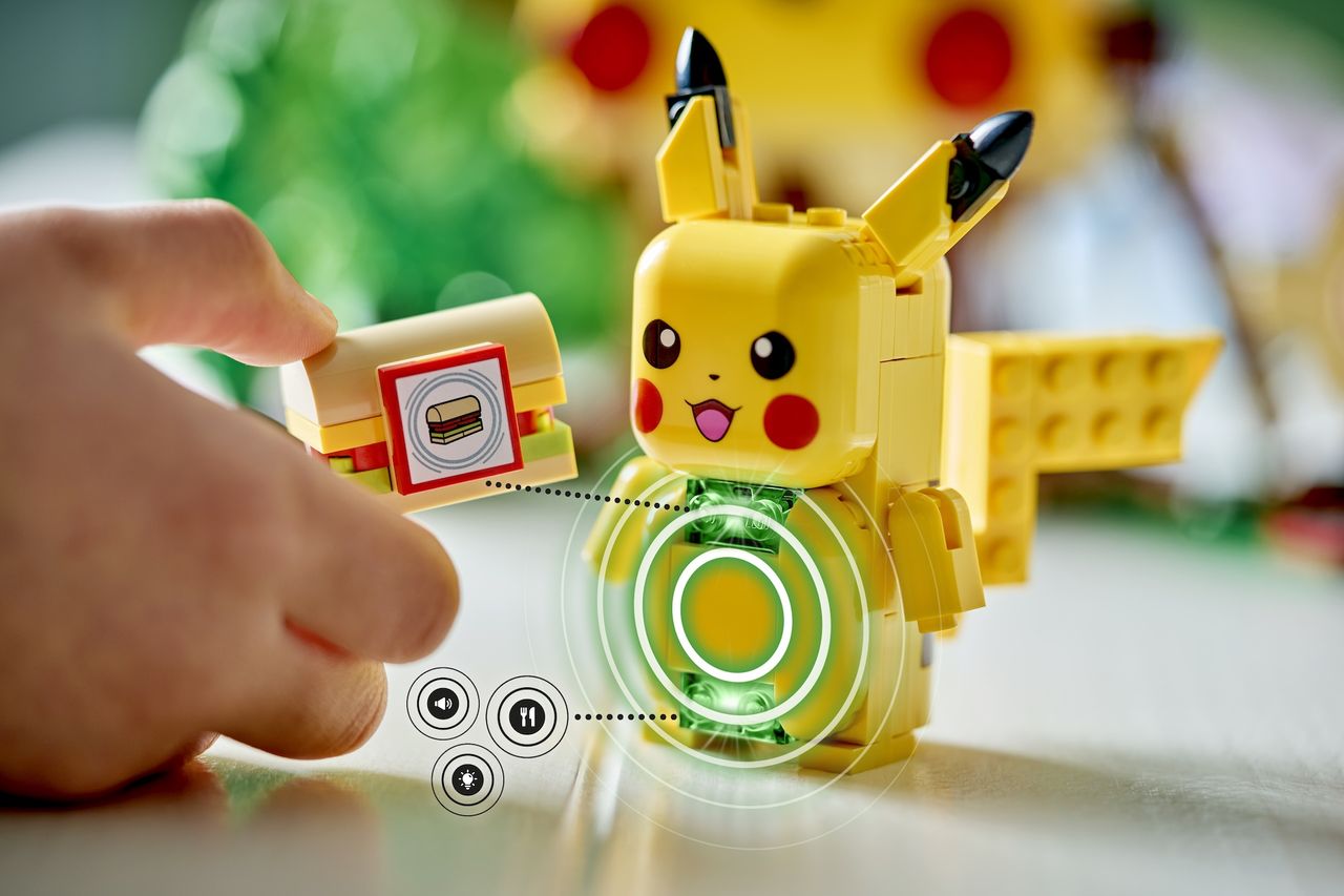 LEGO Pok&eacute;mon SMART PLAY Pikachu treehouse set