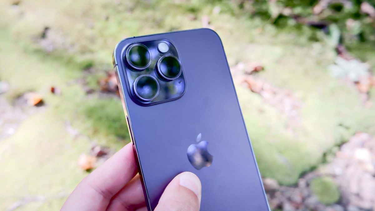 New video shows iPhone 14 Pro camera has a problem — heres what you need to know Toms Guide