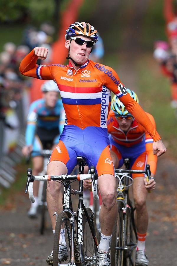 Mike Teunissen (Netherlands) celebrates his victory in the U23 European cyclo-cross championship