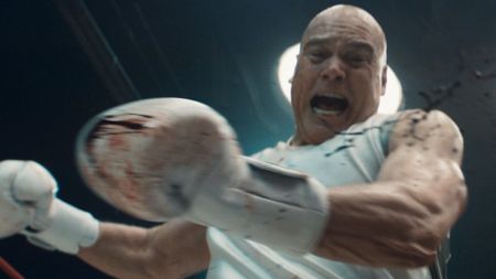 Mayor Fisk/Kingpin (Vincent D'Onofrio) taking part in a boxing match