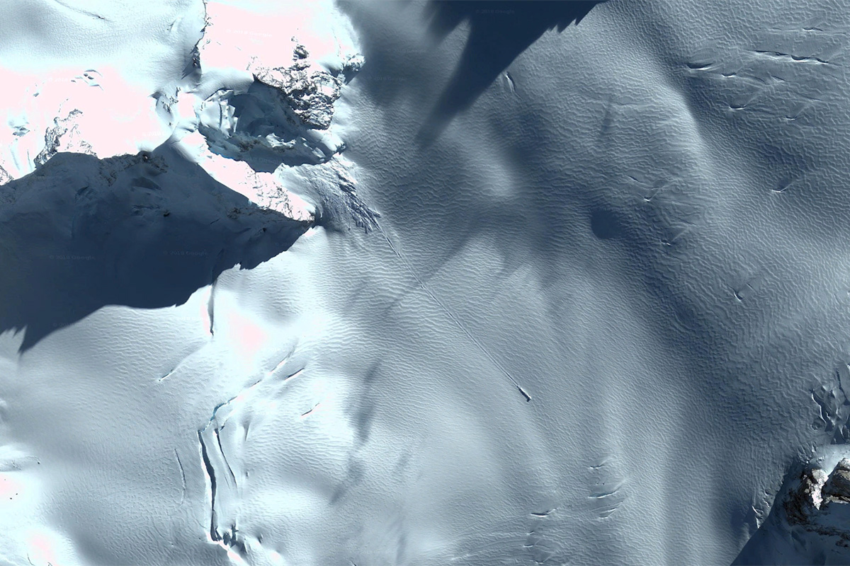In a zoomed-out image, it's pretty obvious what's going on here.