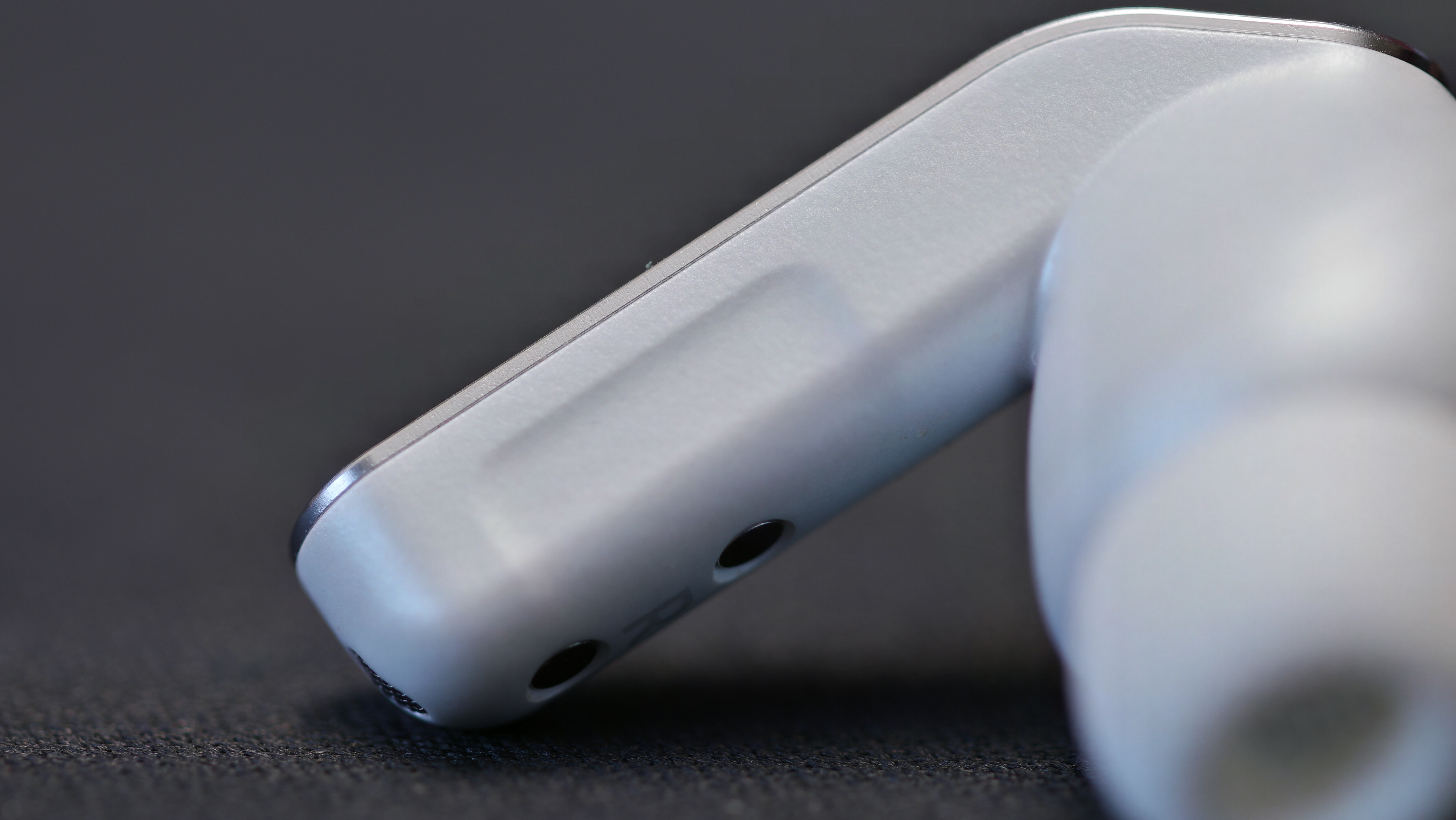 Galaxy Buds 4 Pro volume control indentation