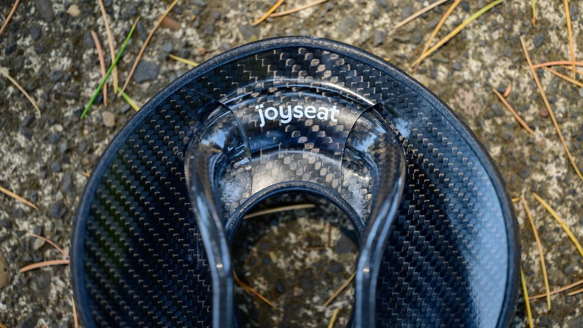 Posedla Joyseat detail of carbon base