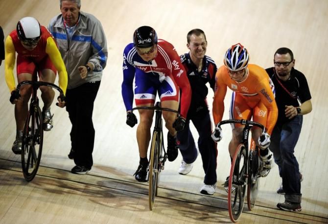 Chinese team member Saifei Bao, British rider Chris Hoy and Dutch team member Roy van den Berg take the start of the Men's Keirin first round of the worlds in 2004