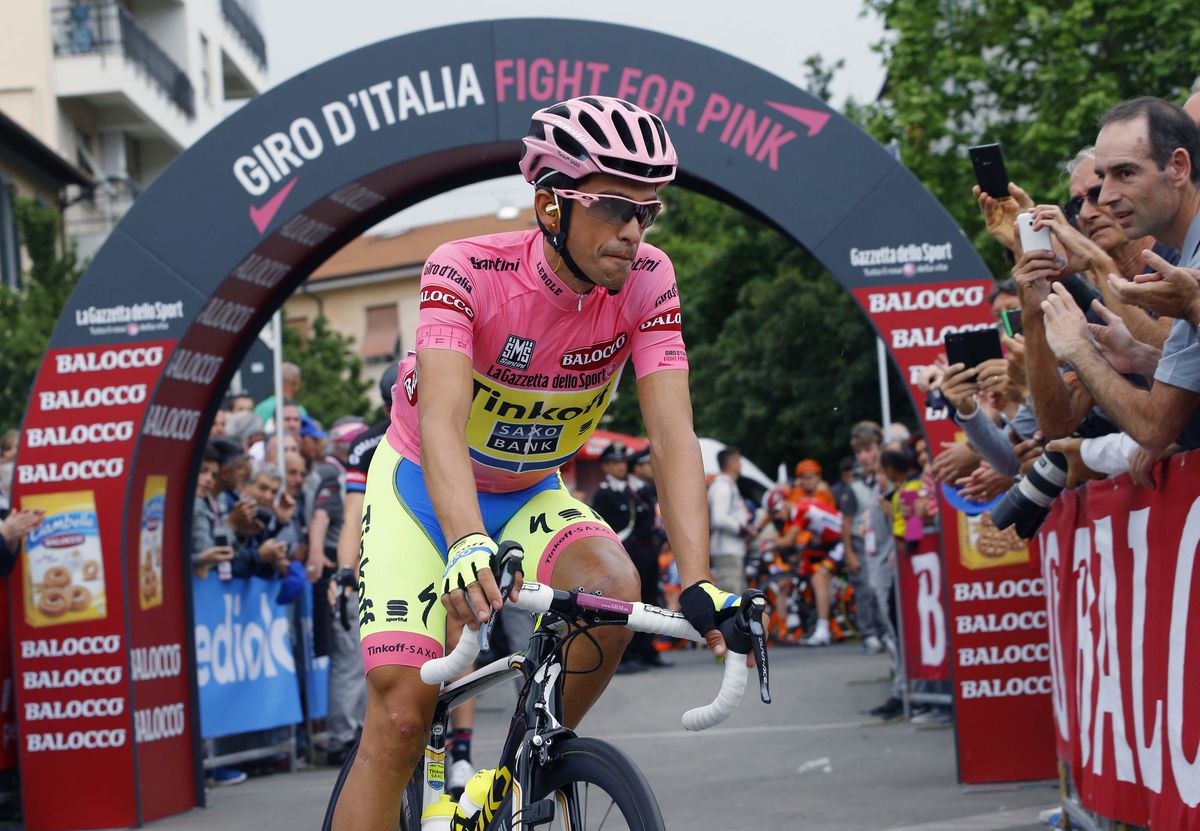Alberto Contador (Tinkoff-Saxo) leaves the start