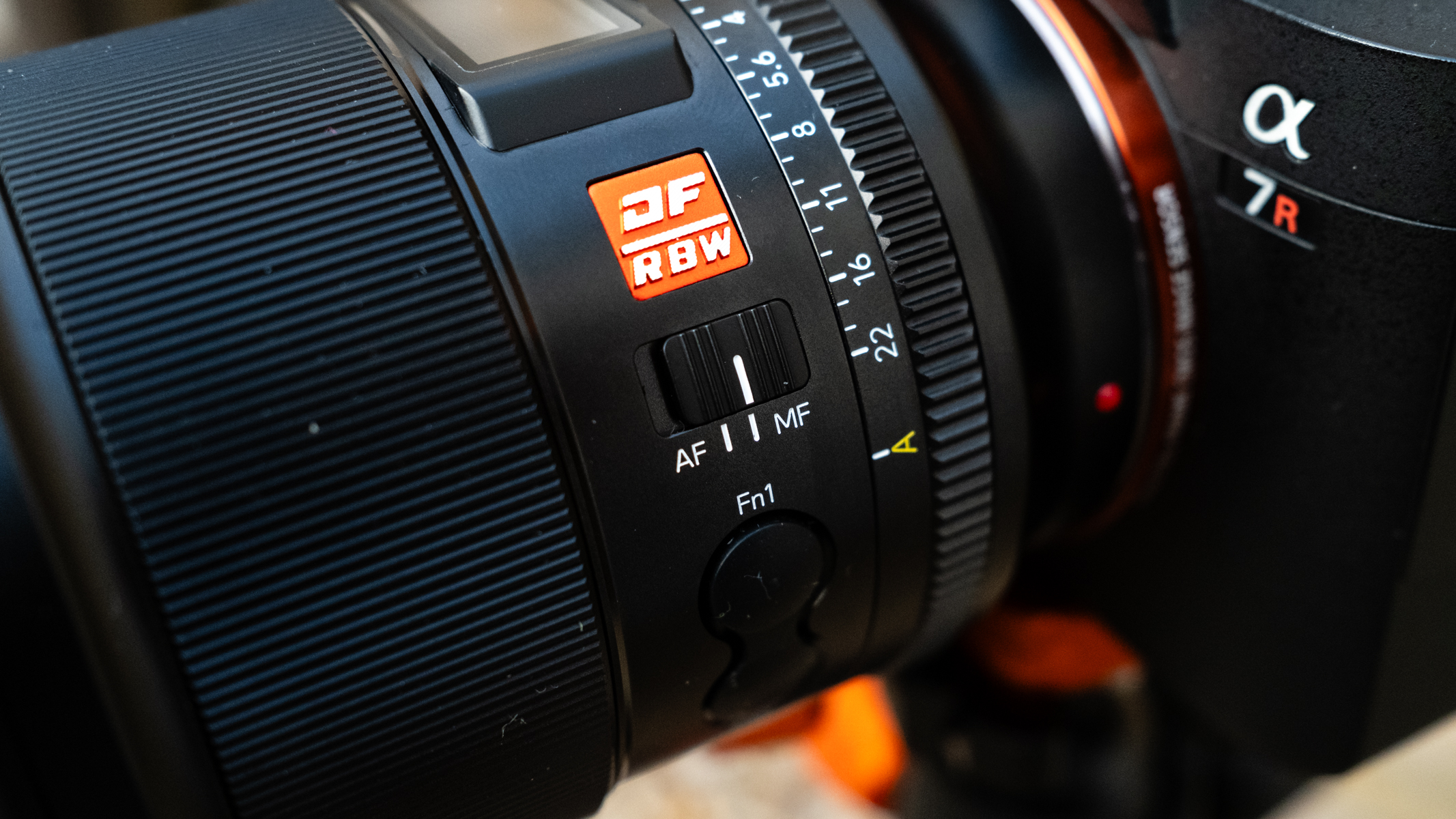 Viltrox AF 16mm f/1.8 FE control details
