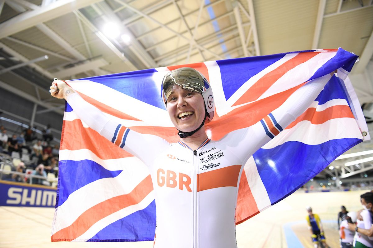Picture by Simon Wilkinson/SWpix.com - 22/10/2021 - Cycling - Tissot 2021 UCI Track Cycling World Championships - Women's Omnium - Stab Velodrome, Roubaix, France - Great Britain's Katie Archibald wins gold &amp; the rainbow jersey in the women's omnium point race.