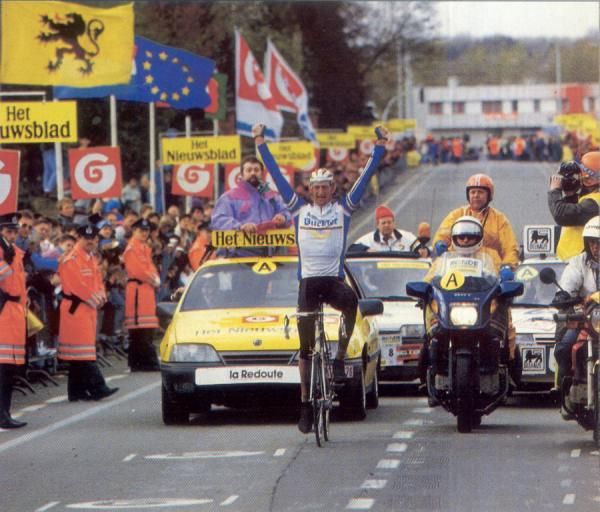 Who can forget Edwig Van Hooydonck riding to victory in the 1992 Tour of Flanders on a Colnago.