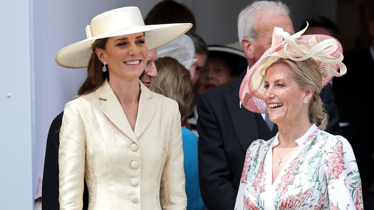 Forget Black and White—Kate Middleton Just Wore the Shoe Colour Trend That Looks Chicest With Butter Yellow