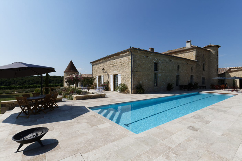 Restored ch&amp;acirc;teau in the Entre-deux-Mers