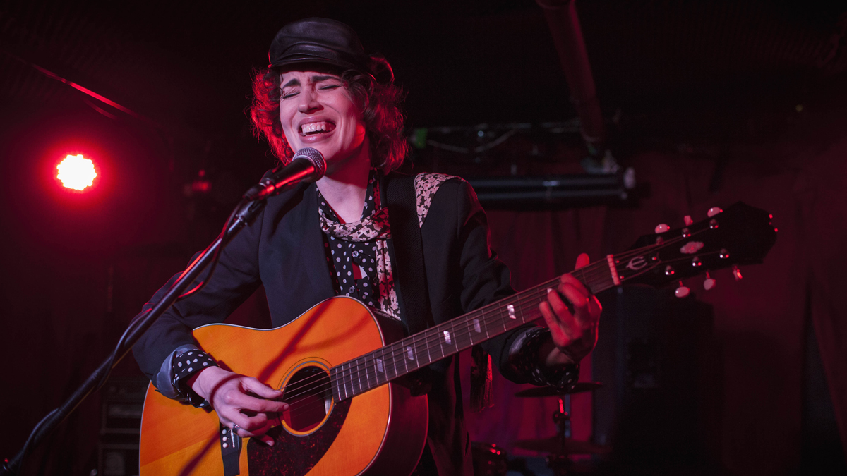 Femal singer-songwriter