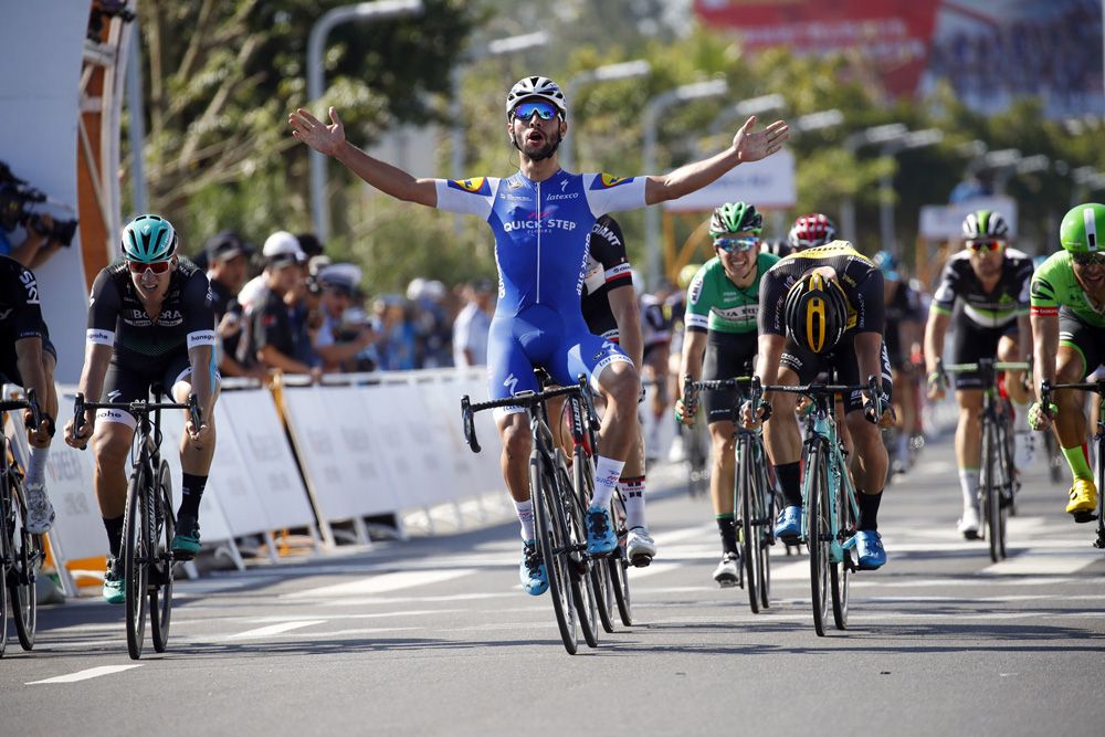 Fernando Gaviria (Quick-Step Floors) was fastest in the hectic sprint