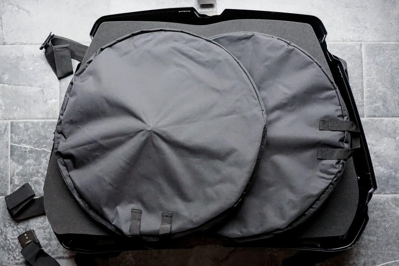 B&amp;W Bike Box