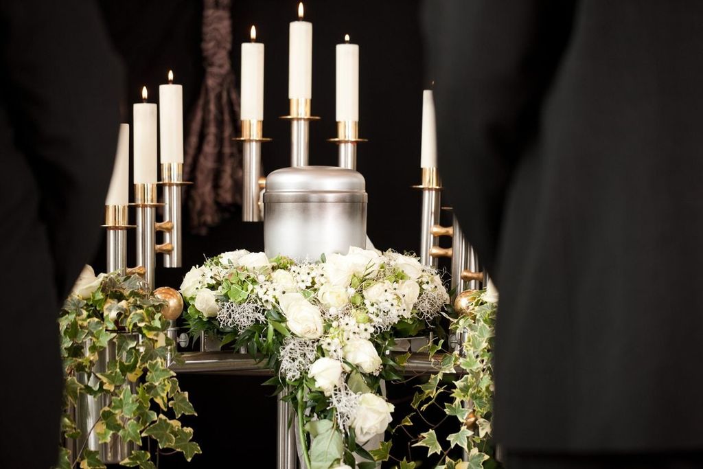 Can Plants Grow In Human Ashes Information On Gardening With Cremation