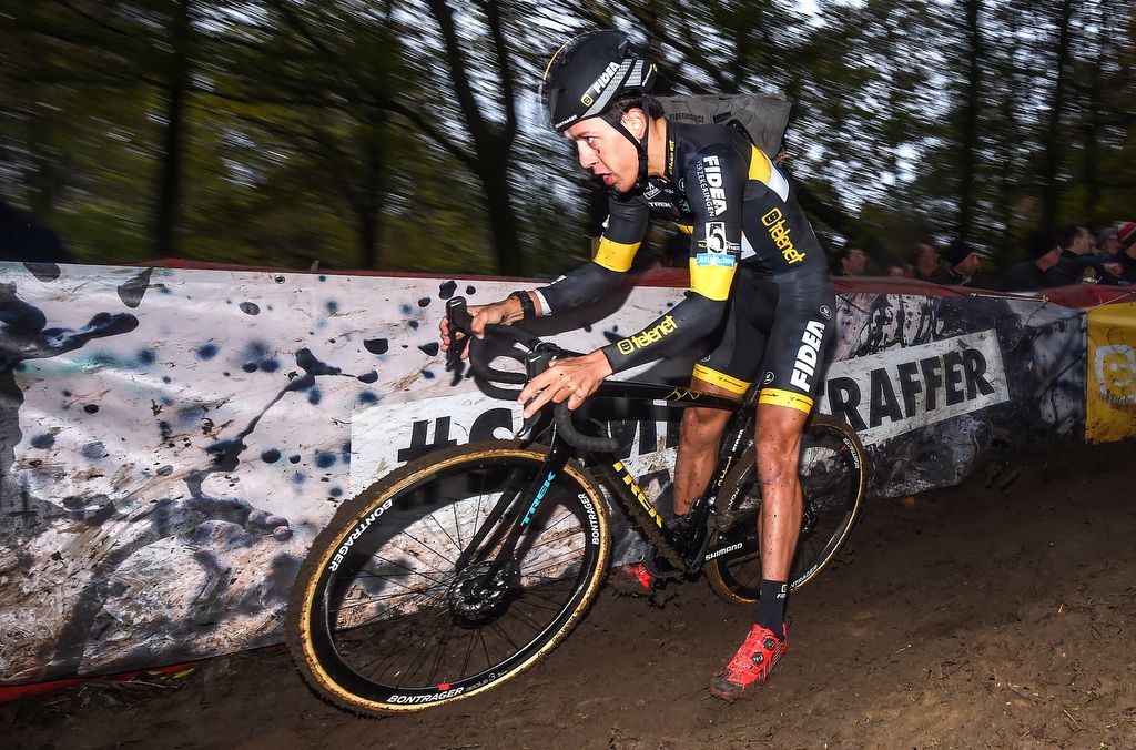 Tom Meeusen (Telenet Fidea Lions) tries to keep it upright