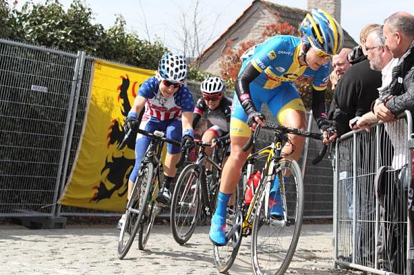 Emma Johansson (Hitec Products - Mistral Home) leads the chasers a few seconds back at the 2012 Tour of Flanders